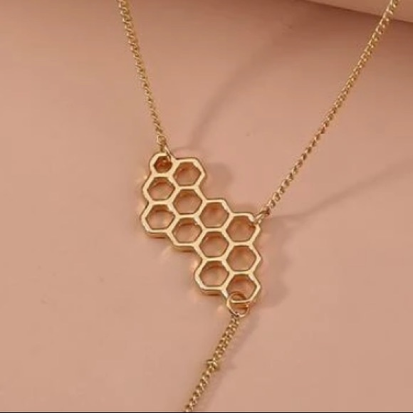 Save the Bees 🐝 necklace - Picture 3 of 4